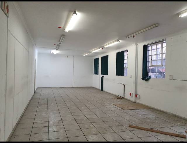 4,228M² FACTORY TO LET IN SACKS CIRCLE INDUSTRIAL